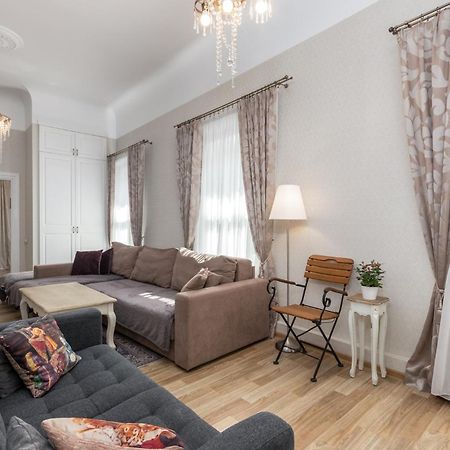 Elegant Apartment In Historical Centre & Free Locked Parking Riga Exteriör bild