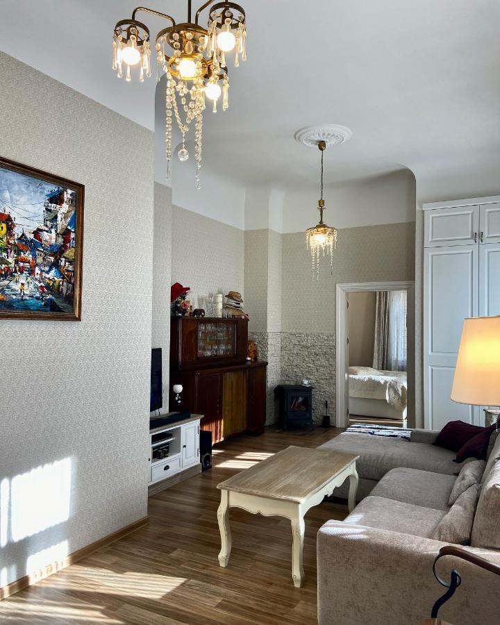 Elegant Apartment In Historical Centre & Free Locked Parking Riga Exteriör bild