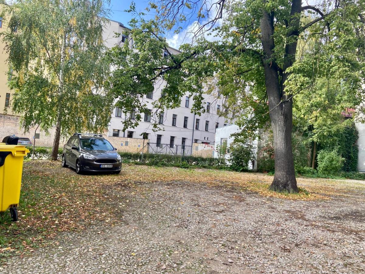 Elegant Apartment In Historical Centre & Free Locked Parking Riga Exteriör bild