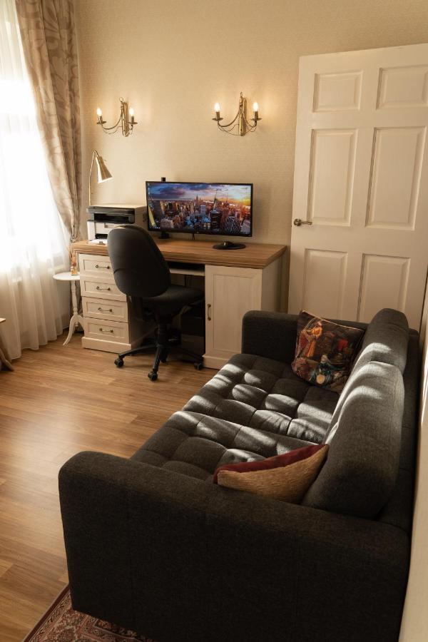 Elegant Apartment In Historical Centre & Free Locked Parking Riga Exteriör bild