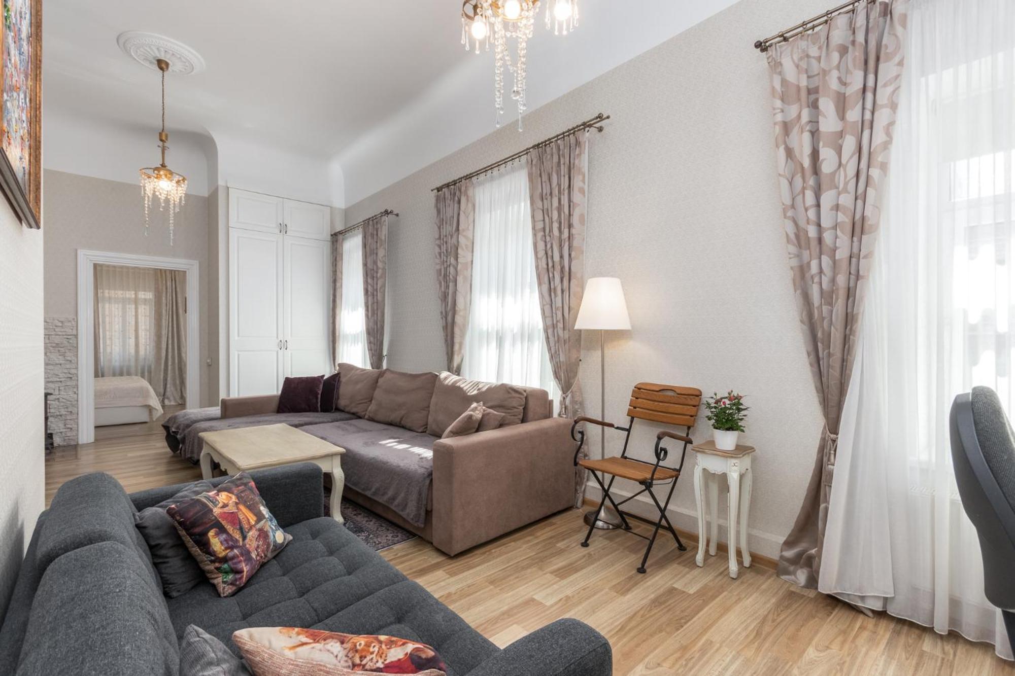 Elegant Apartment In Historical Centre & Free Locked Parking Riga Exteriör bild