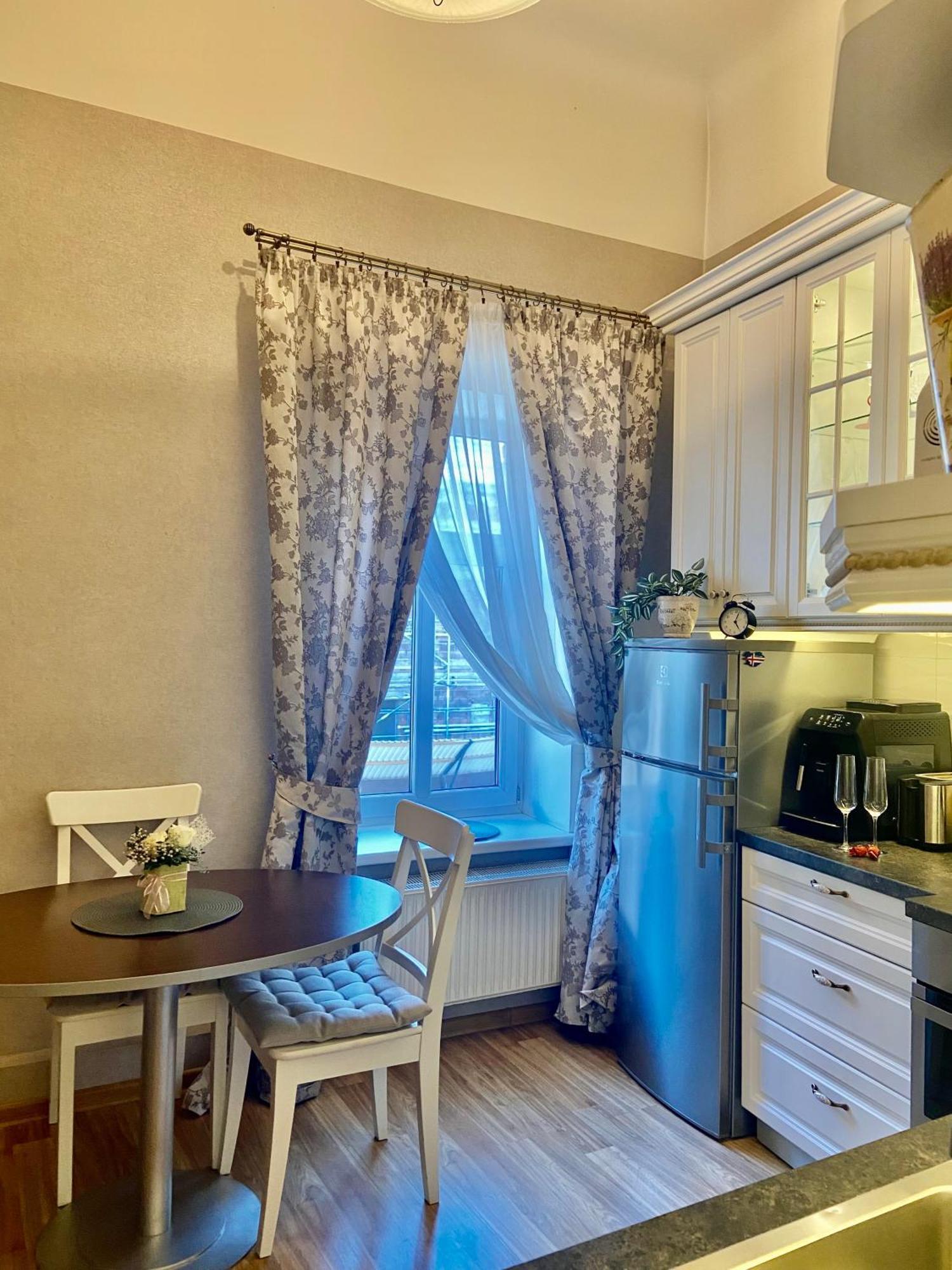 Elegant Apartment In Historical Centre & Free Locked Parking Riga Exteriör bild