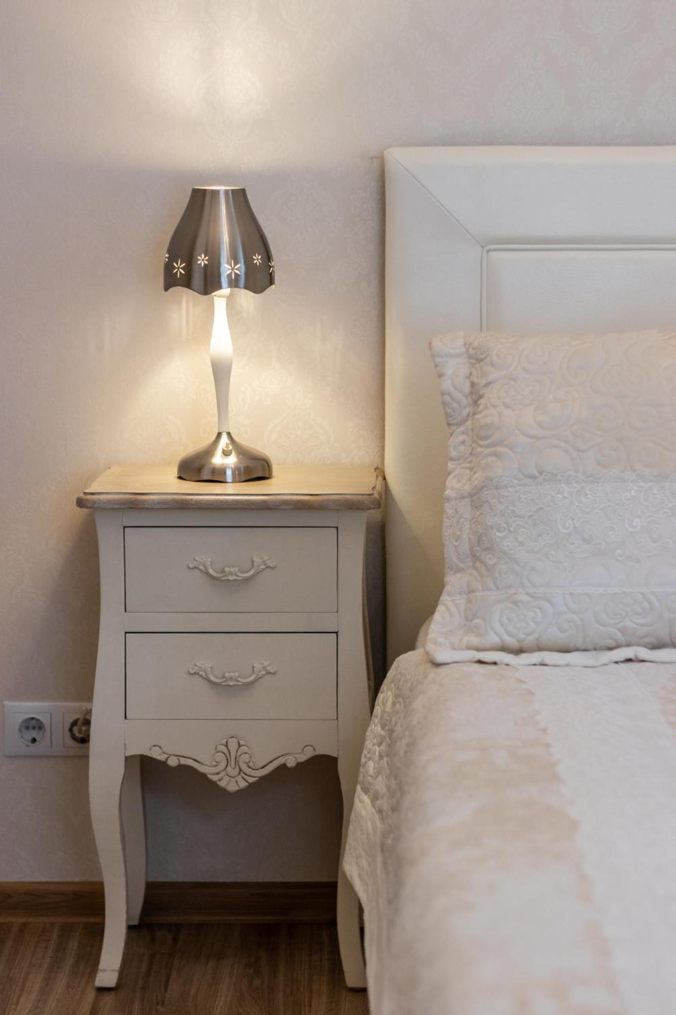 Elegant Apartment In Historical Centre & Free Locked Parking Riga Exteriör bild