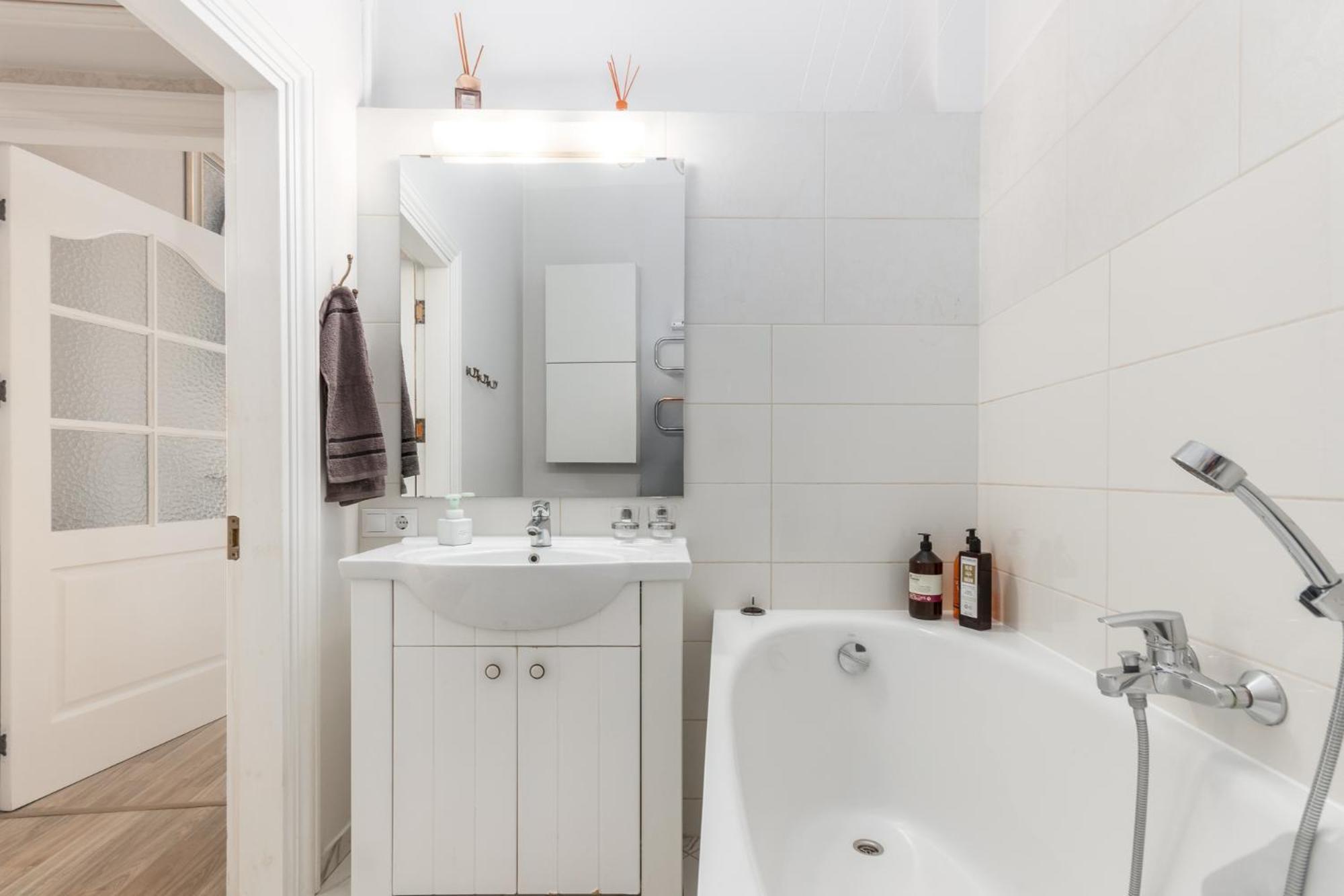 Elegant Apartment In Historical Centre & Free Locked Parking Riga Exteriör bild