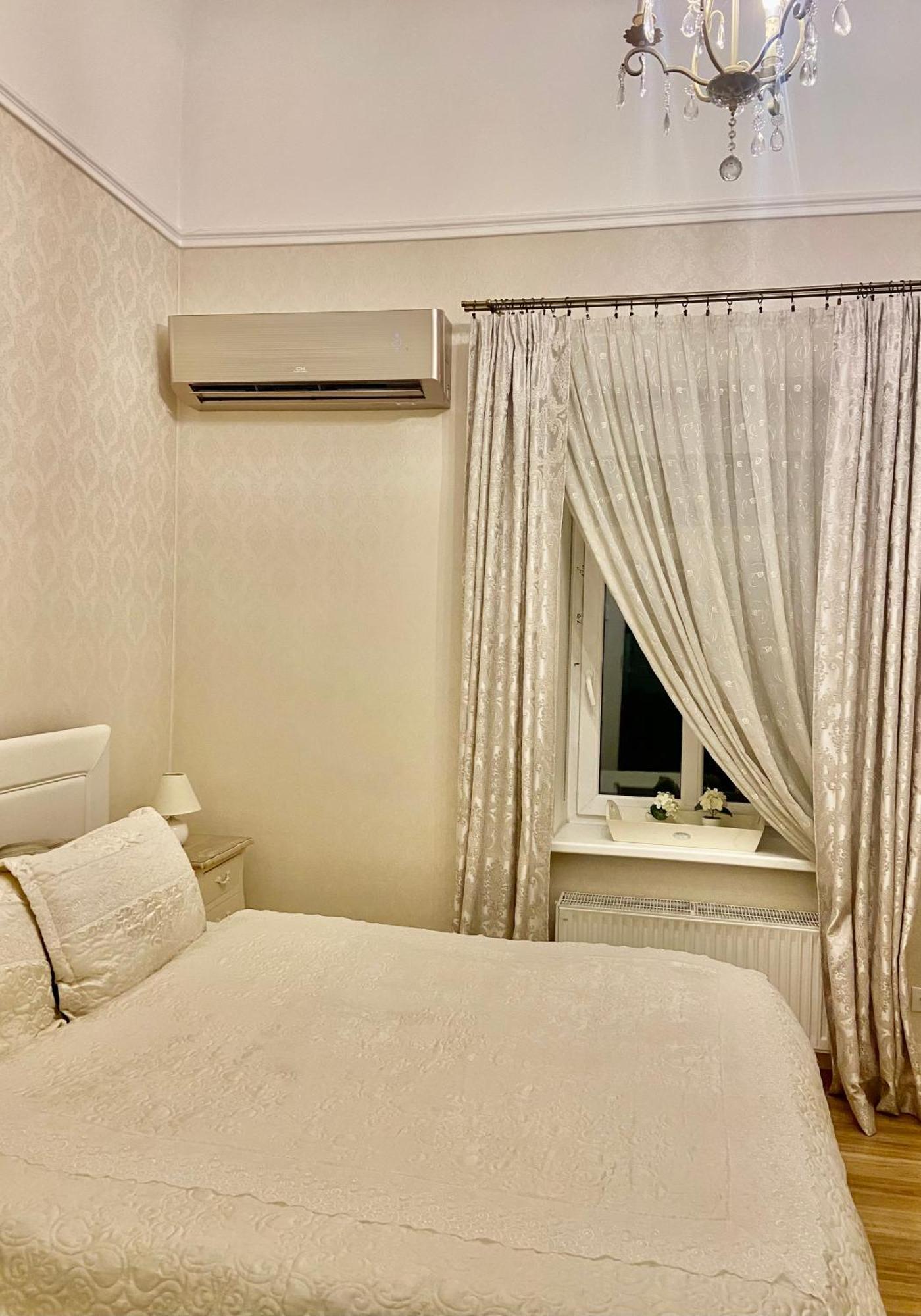 Elegant Apartment In Historical Centre & Free Locked Parking Riga Exteriör bild
